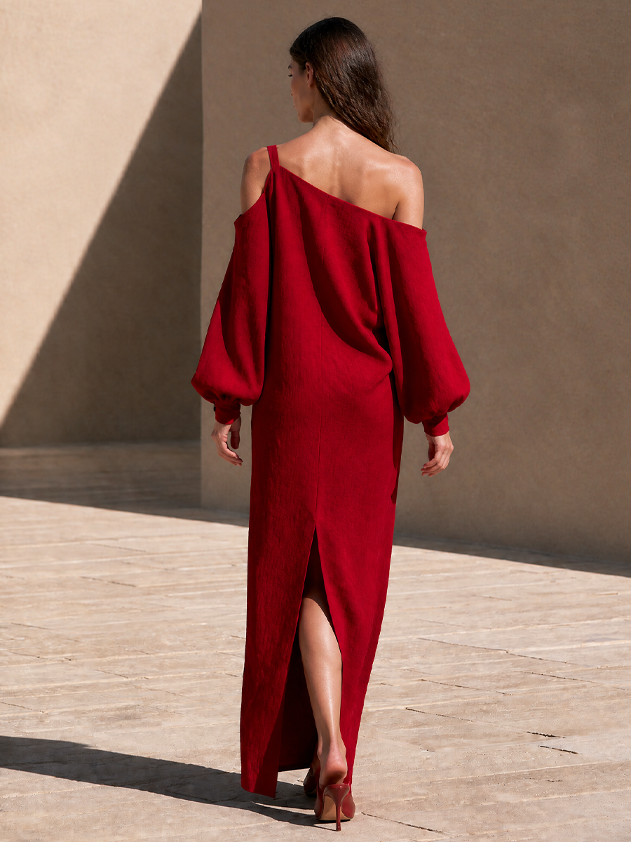 Faustine | Robe longue rouge à épaules dénudées et manches fendues