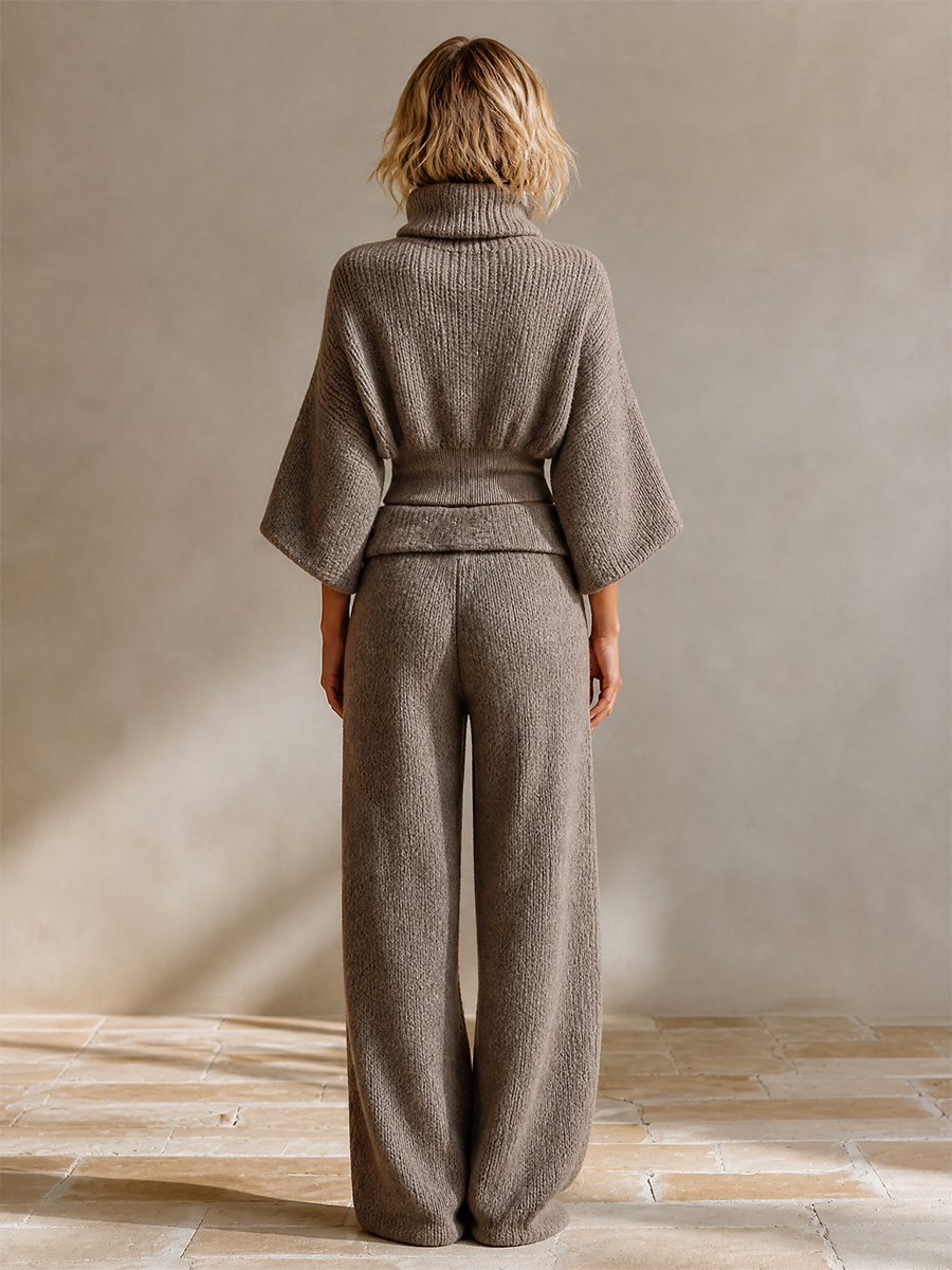Oriane | Ensemble en maille taupe, col roulé et pantalon large ceinturé