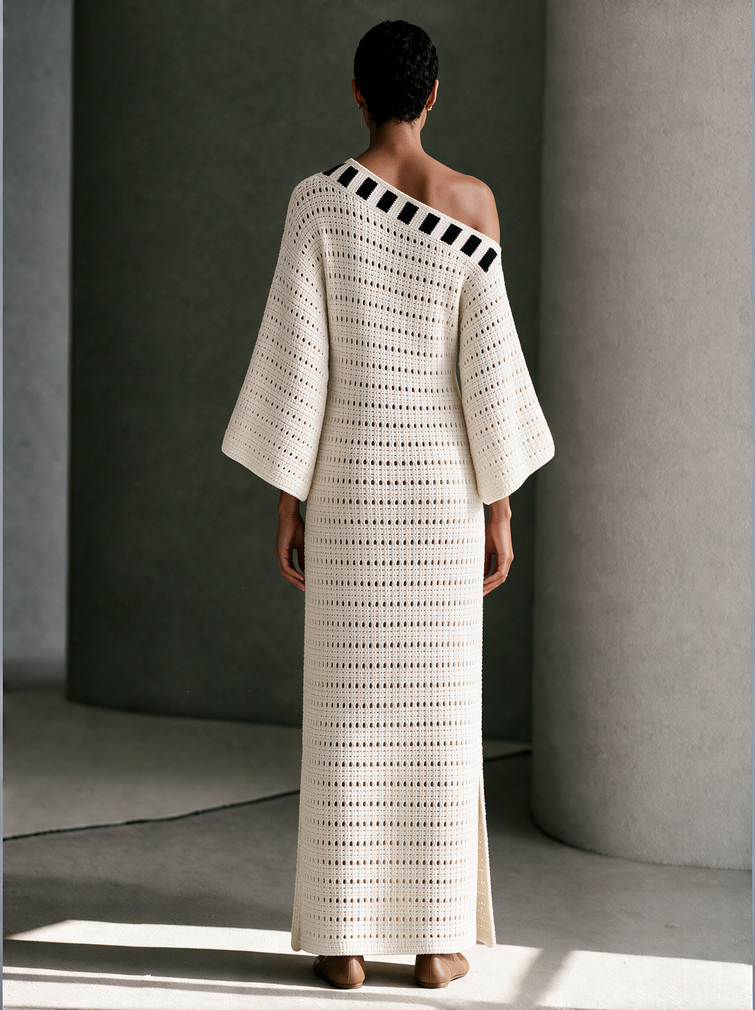 Lison | Robe longue en maille ajourée à épaules dénudées