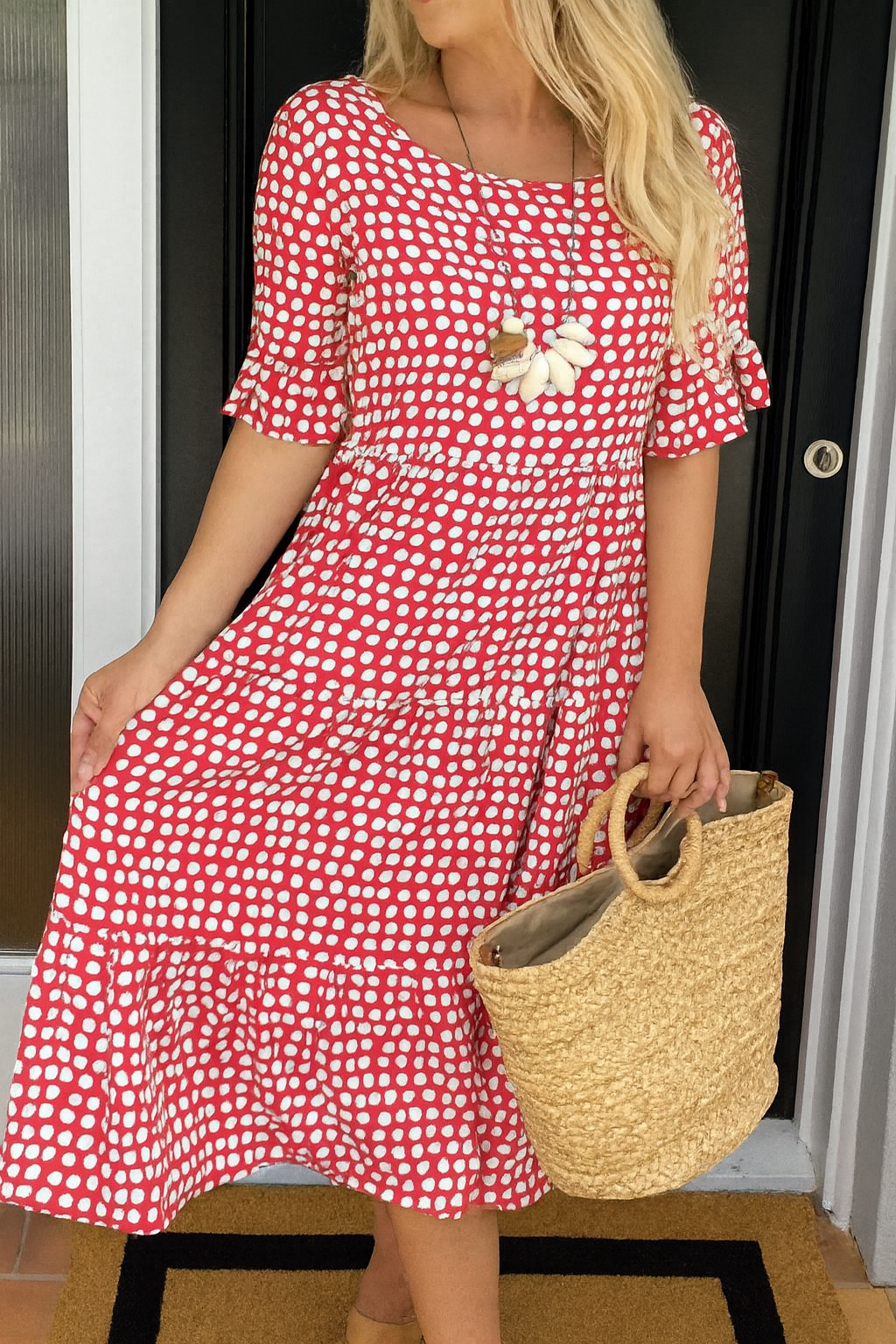 Iris – Robe midi sable élégante