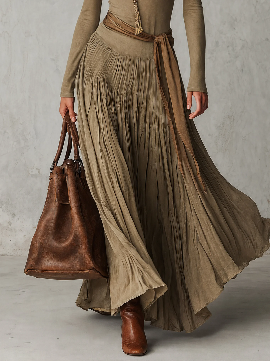 Daphné | Robe longue plissée à col roulé et ceinture à nouer