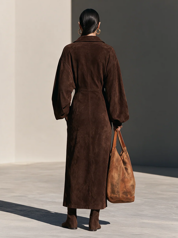 Nora | Robe longue en suédine à demi-zip et fente latérale