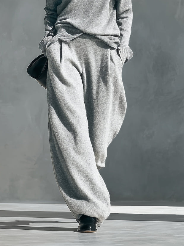 Hélène, détail du pantalon large en maille