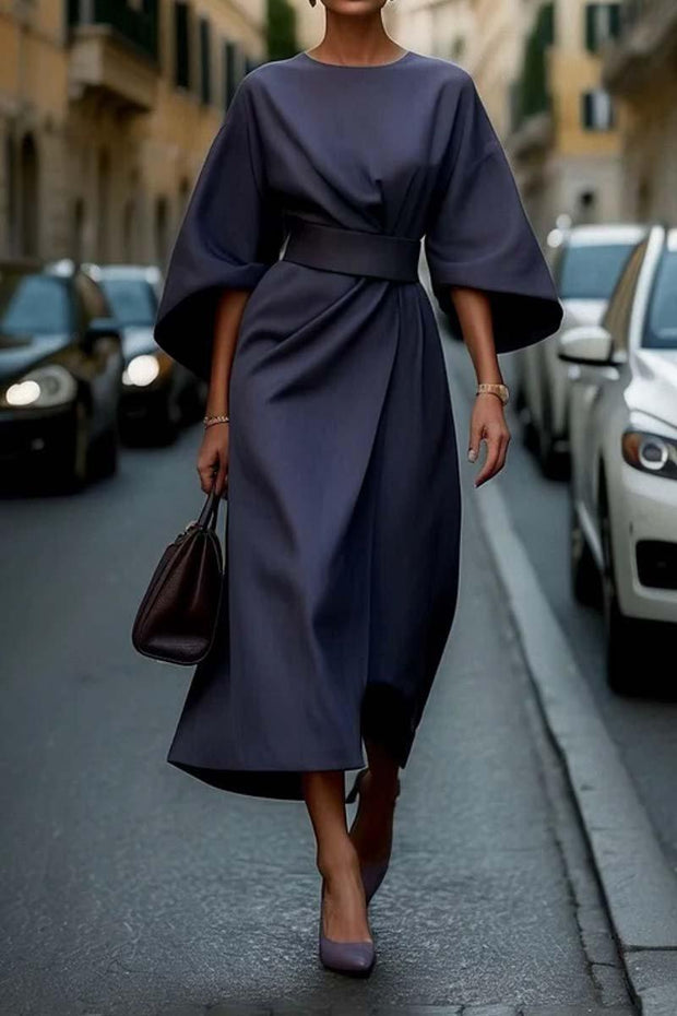 Laure, robe midi drapée à manches kimono, coloris bleu nuit
