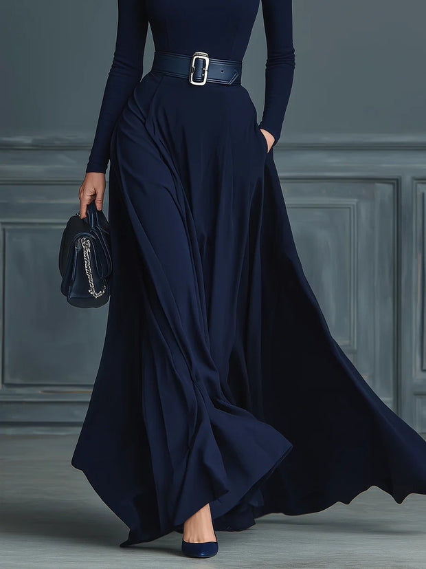 Mélisande | Robe longue en maille bleu nuit à col montant