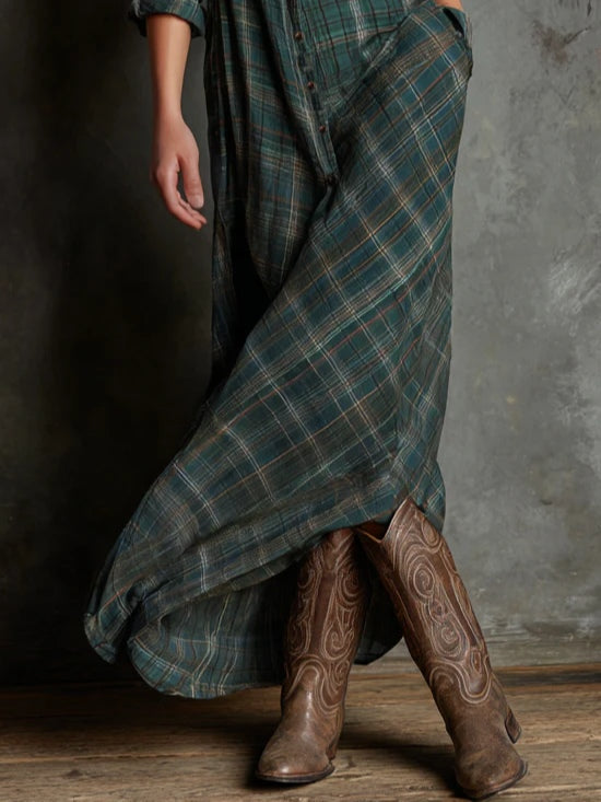 Domitille, robe chemise longue à carreaux vert sapin, détail de la jupe