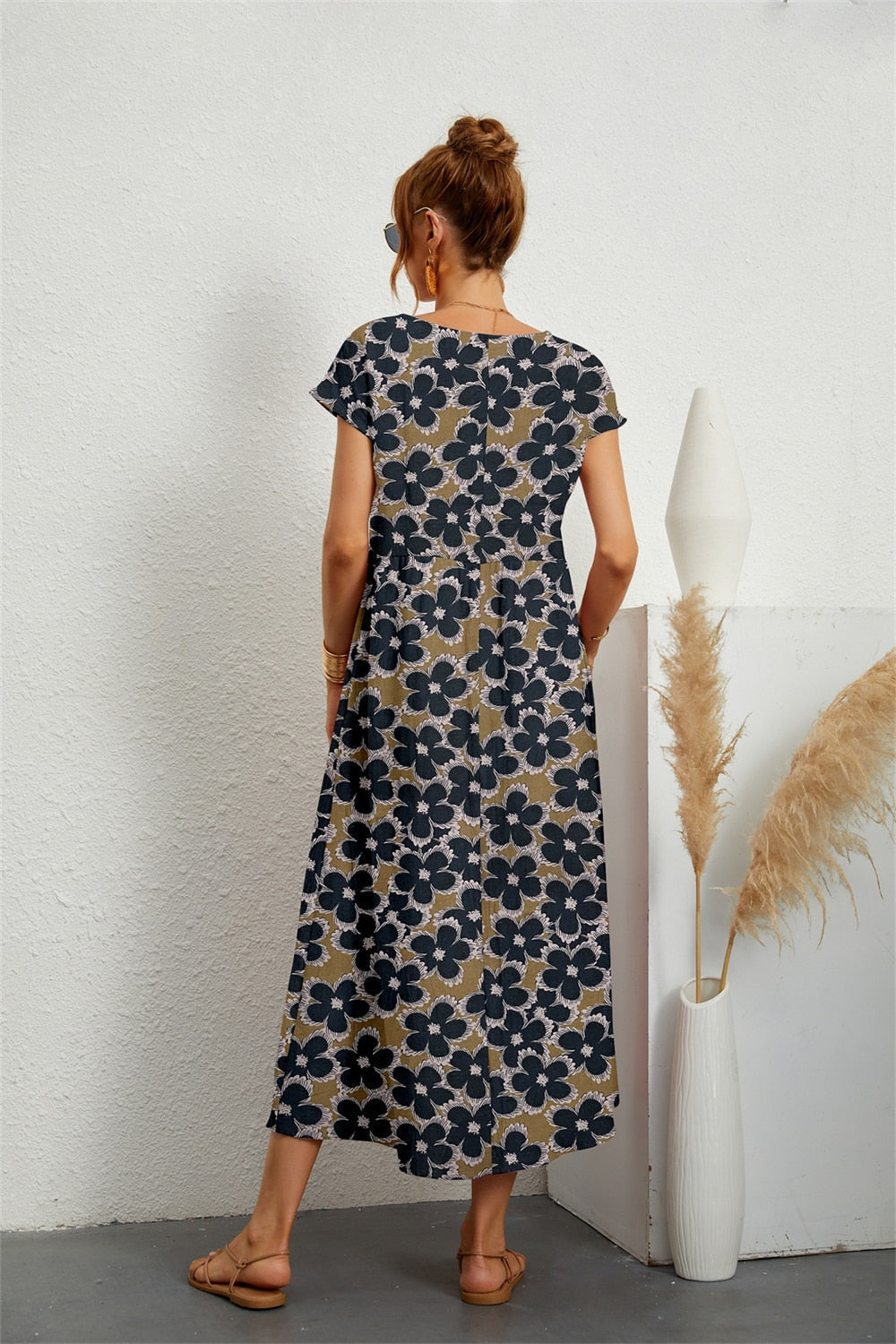 Henrielle – Robe midi fleurie élégante